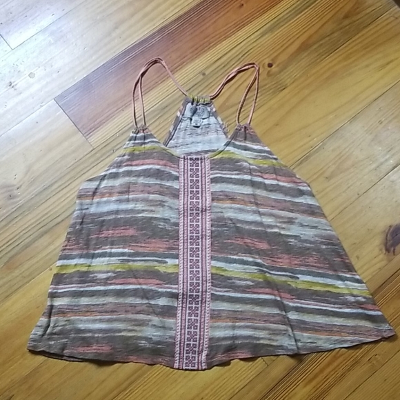 Three Summer Tops Bundle - Picture 6 of 7